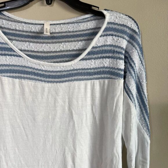 Mai soli small white and blue top - Picture 2 of 5